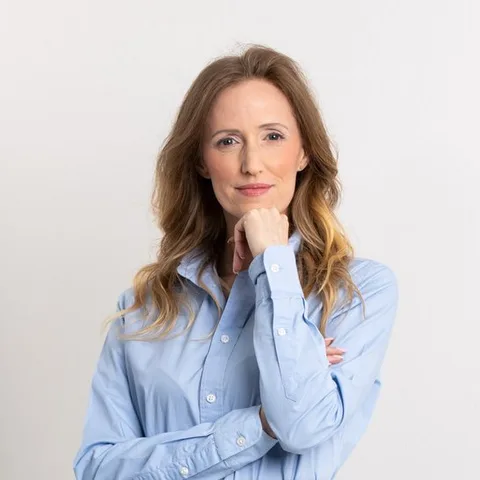 Astrid Mandl, Human Resources Administration
